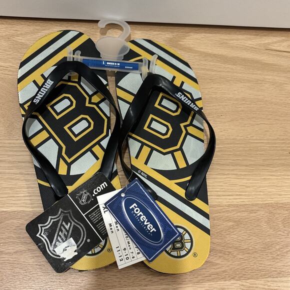 Forever Collectibles Boston Bruins Flip Flops Sandals Size L Men’s 9-10 New - Picture 1 of 12